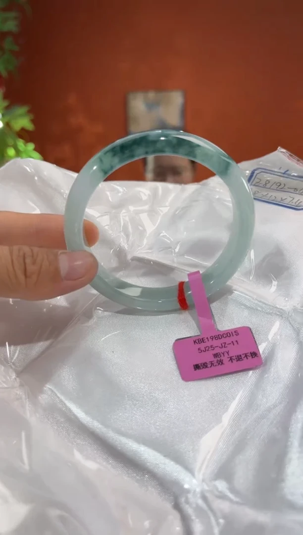 未镶嵌手镯翡翠翡翠手镯