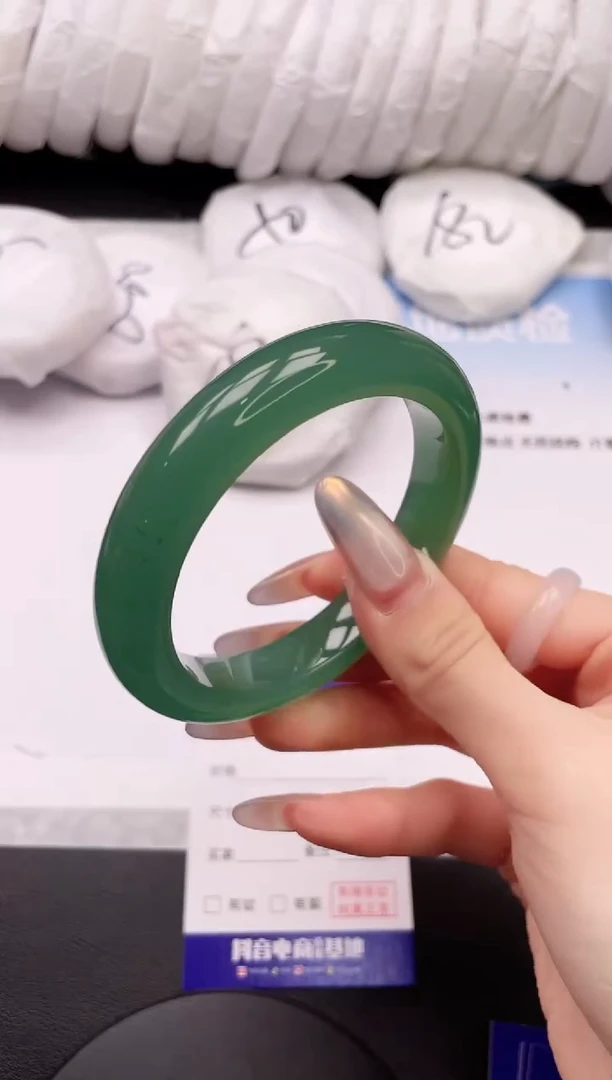 【闪购商品】石英质玉手镯未镶嵌27K185-59