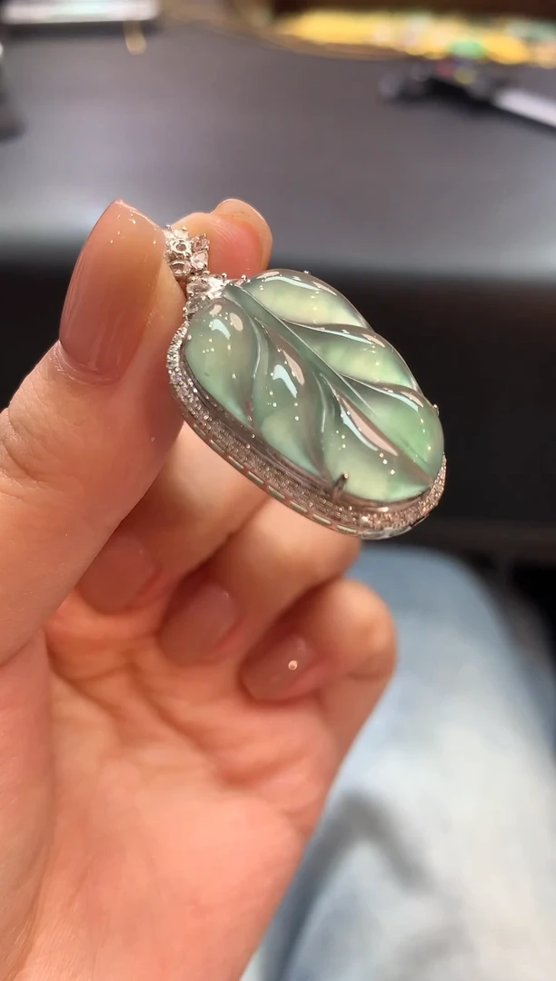 颈饰18K金镶嵌翡翠89-吊坠