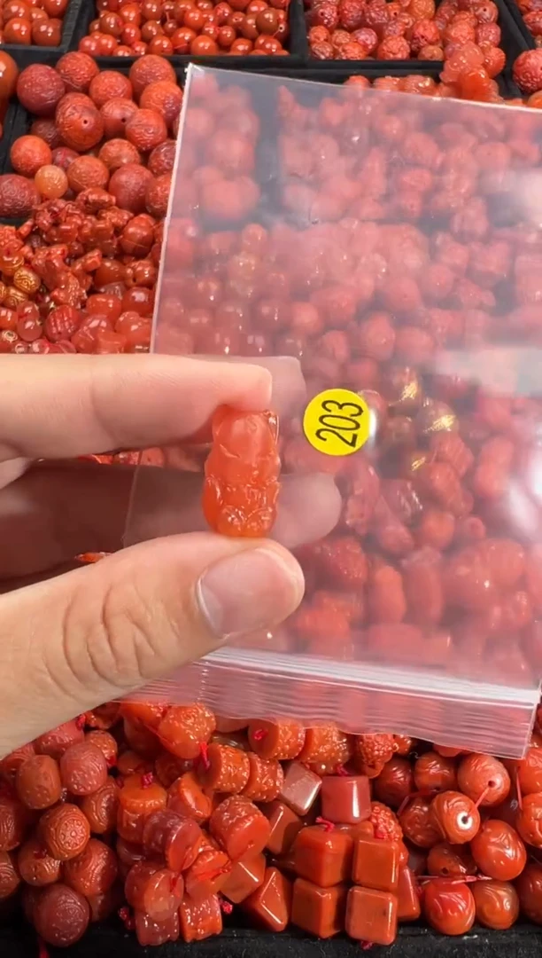 南红玛瑙未镶嵌颈饰11