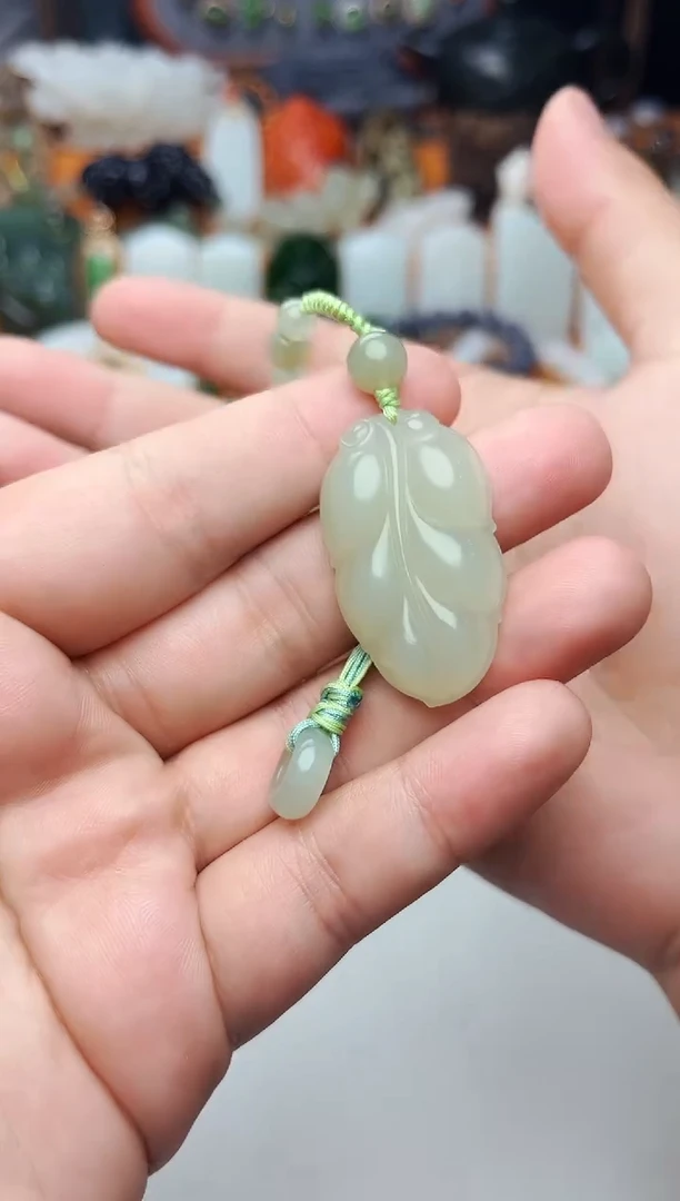 【闪购商品】和田玉颈饰未镶嵌叶子