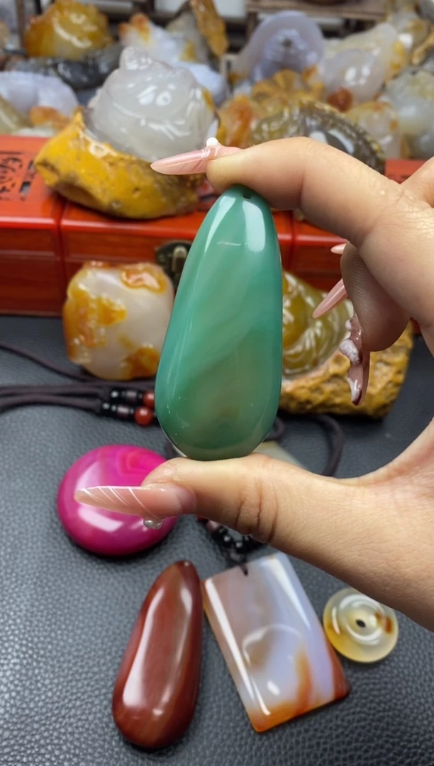 【闪购商品】玛瑙/玉髓挂件未镶嵌00