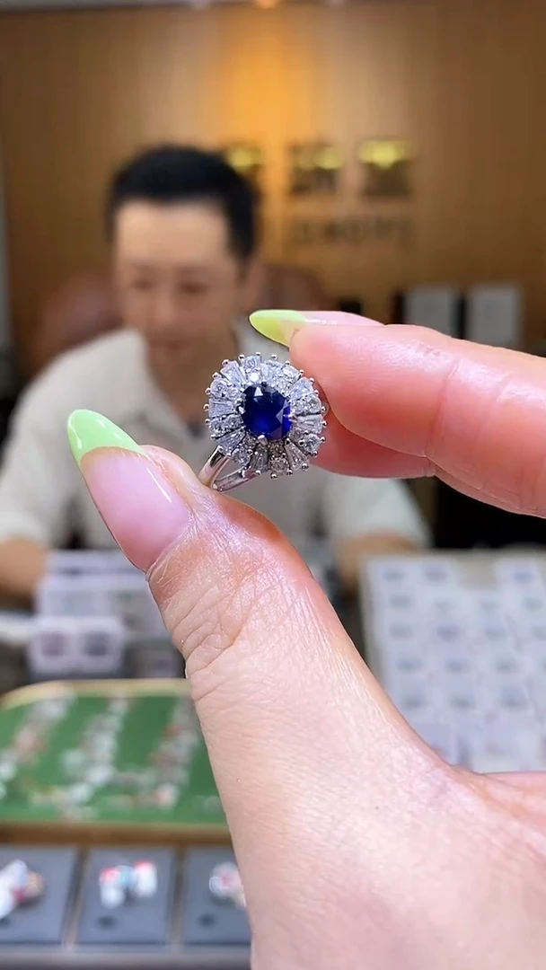 蓝宝石戒指银S925镶嵌天然蓝宝石戒指