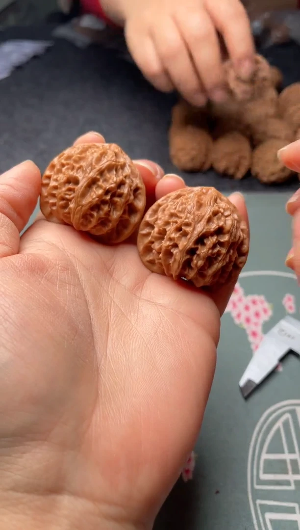 把件文玩核桃w102  宫灯 39尺