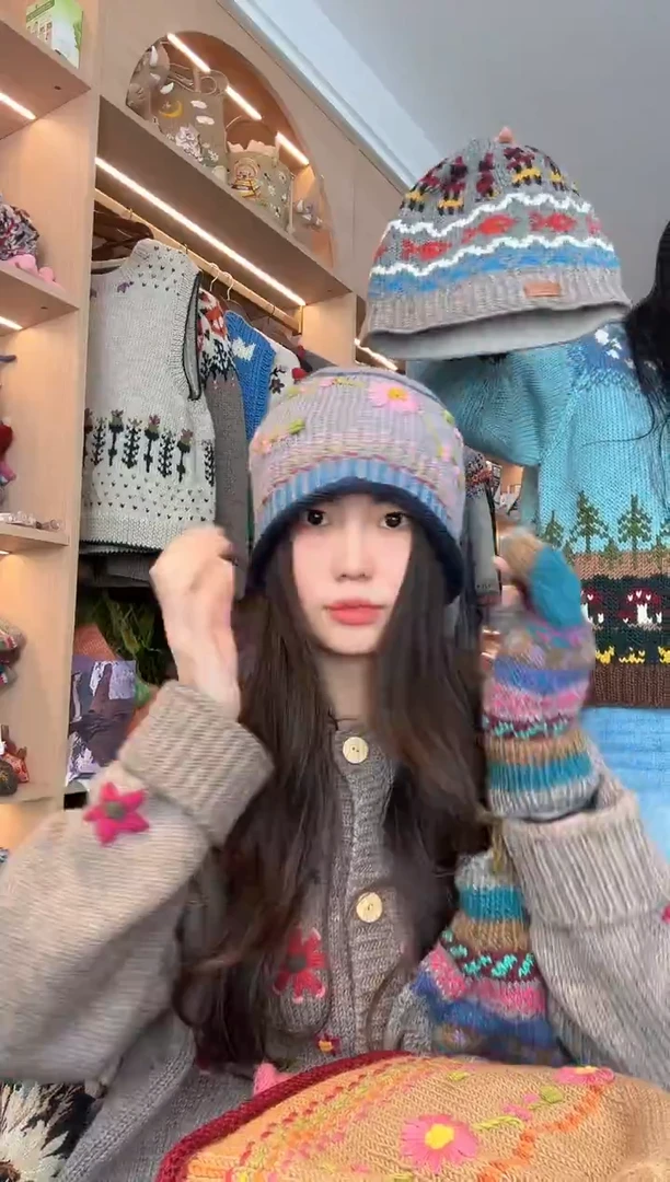 羊毛蓝色卷边帽