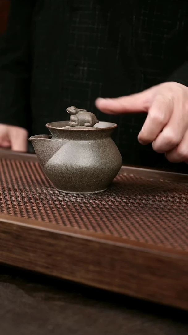 茶壶紫砂岩中泥玉兔宝瓶