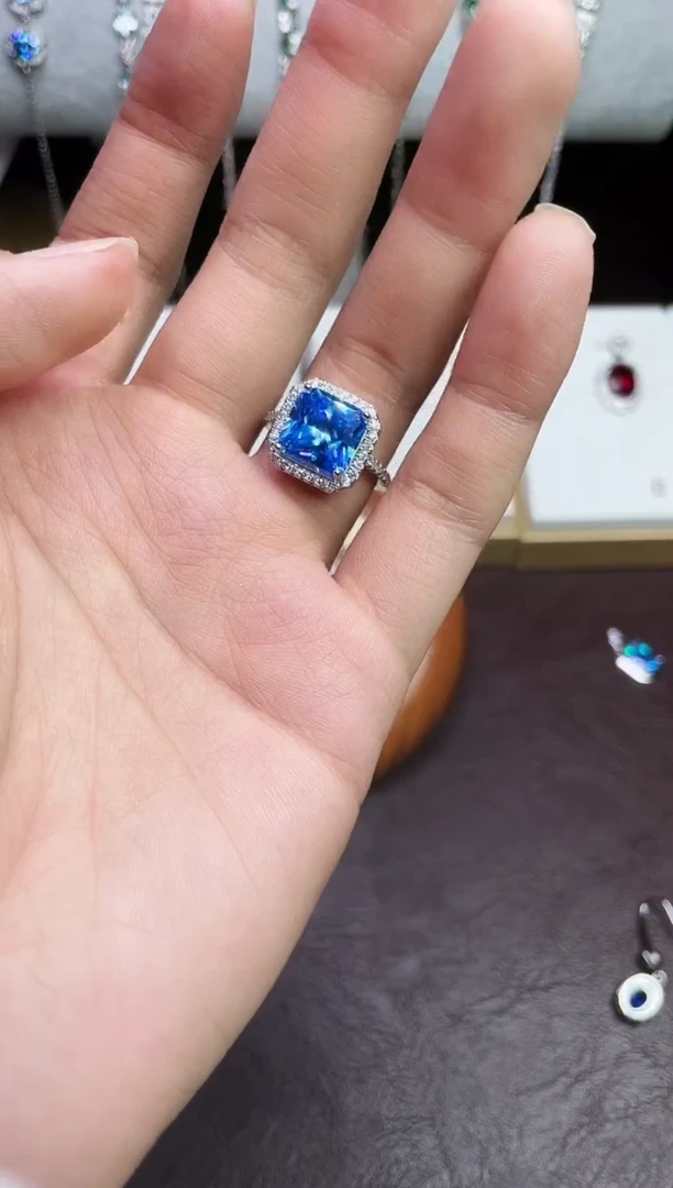 合金合成钻石蓝宝戒指