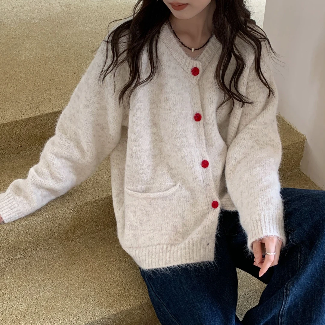 小红扣韩系温柔风高级感圆领毛衣外套软糯气质羊驼混纺针织开衫