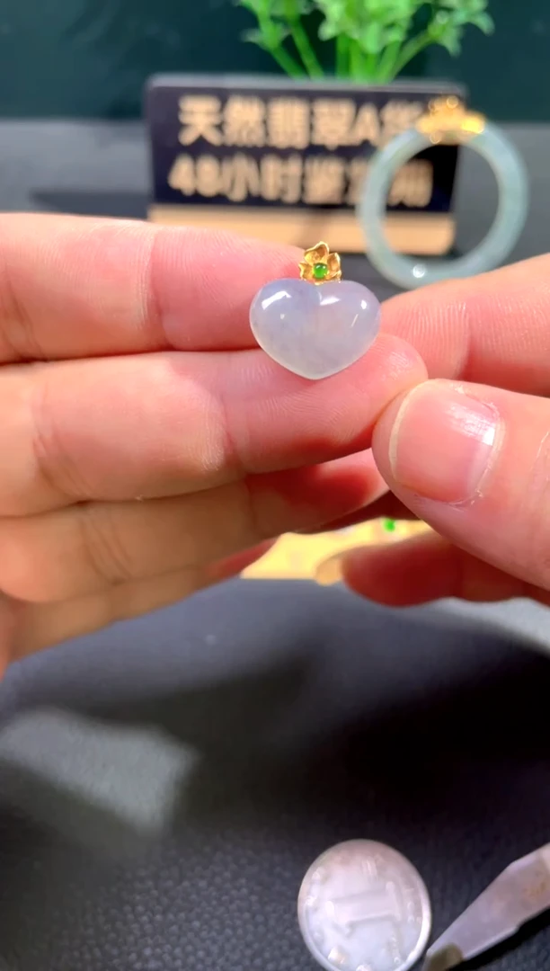 颈饰18K金镶嵌翡翠翡翠