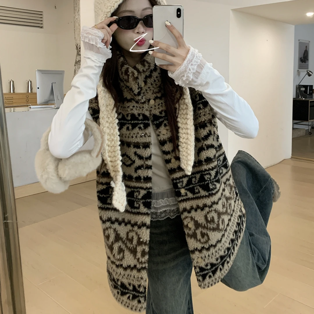 费尔岛提花羊羔毛马甲女2025新款秋冬季皮草马夹背心皮毛一体外套