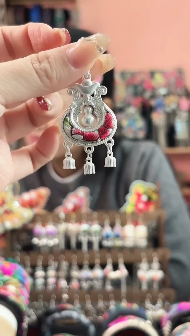 织绣艺枝独绣手工饰品   129