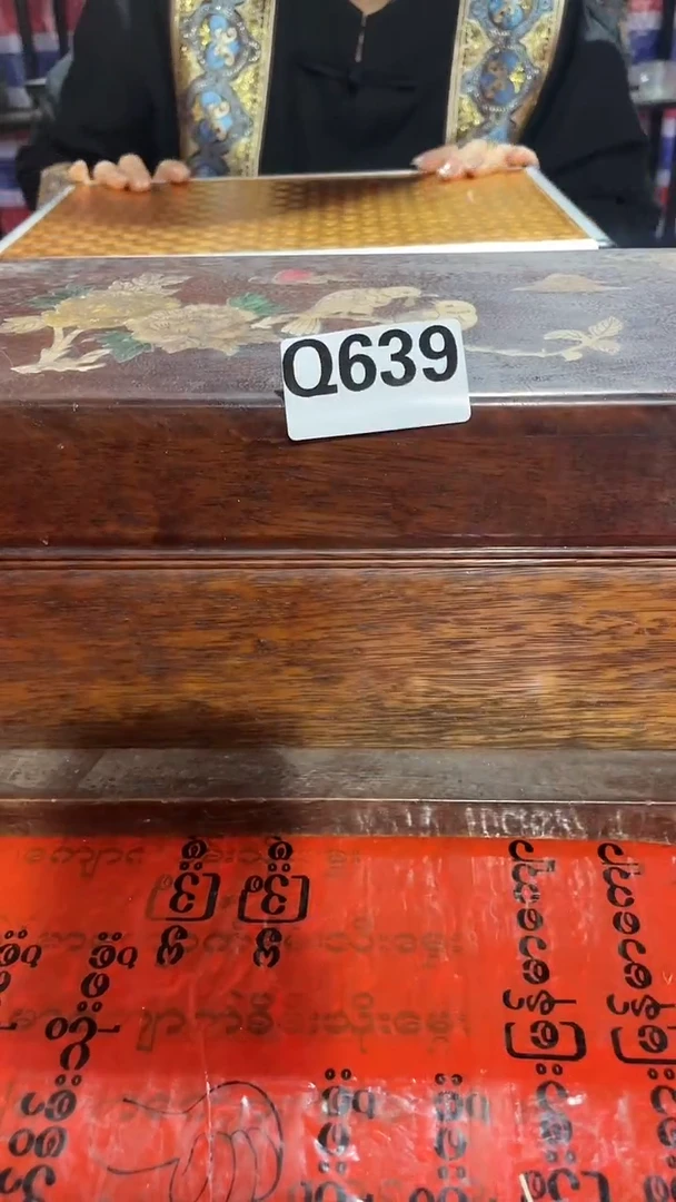 金属收藏阁精美家具饰品工艺摆件q639