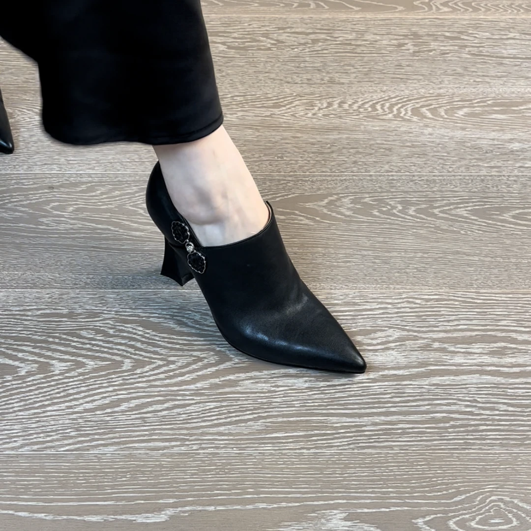 9CM牛皮百搭高端深口尖头方根小众高跟黑色配裙子女酒红色高跟鞋