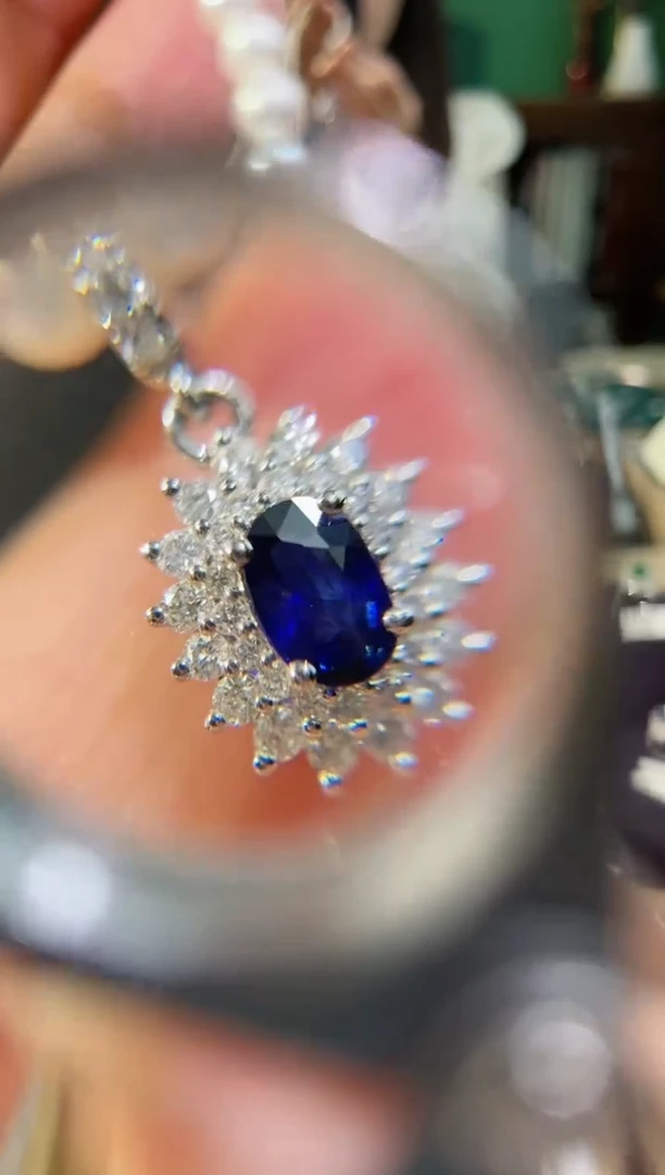 【闪购商品】蓝宝石吊坠(不含链)18K金镶嵌蓝宝石吊坠