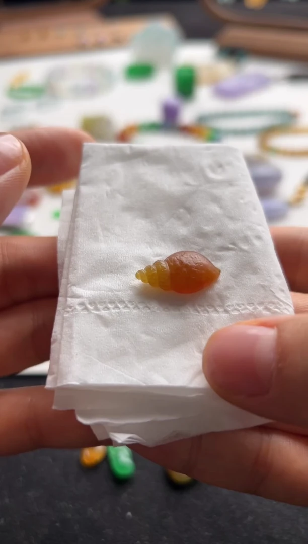 定制翡翠未镶嵌红海螺2500