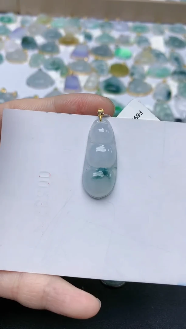 翡翠18K金镶嵌颈饰天然缅甸A货翡翠