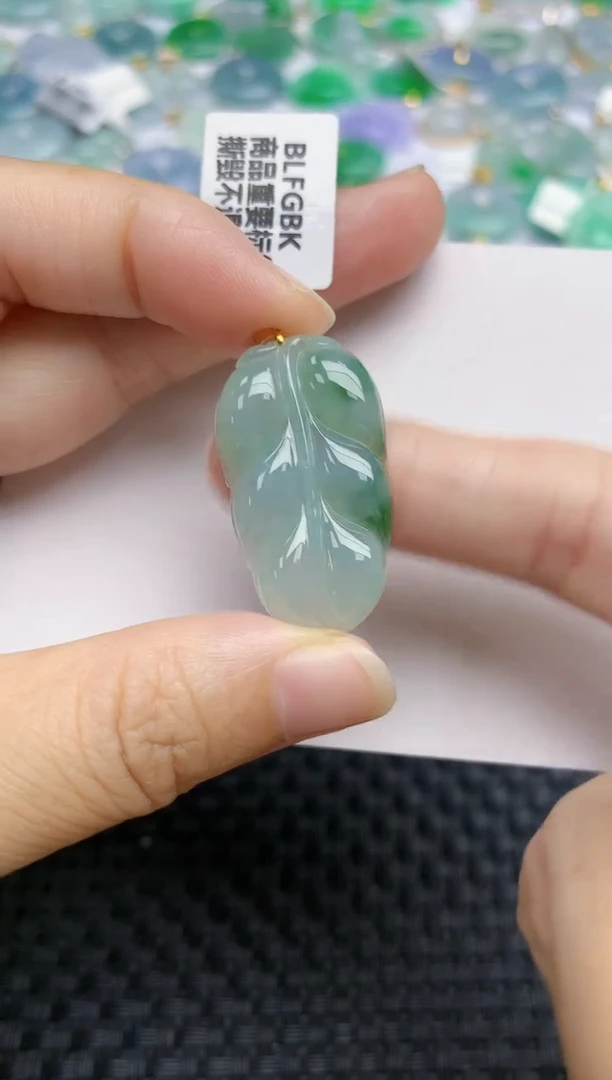 翡翠18K金镶嵌颈饰天然A货翡翠