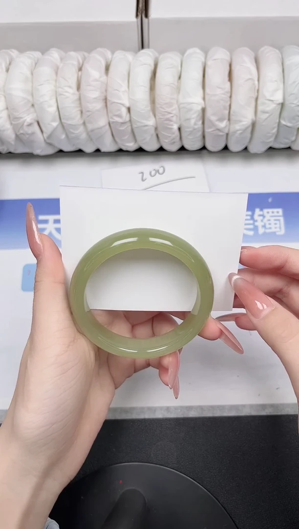 未镶嵌手镯石英质玉66-56.6