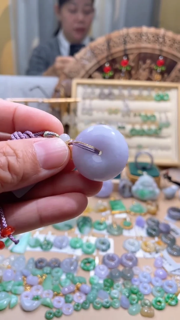 【闪购商品】翡翠颈饰未镶嵌平安扣