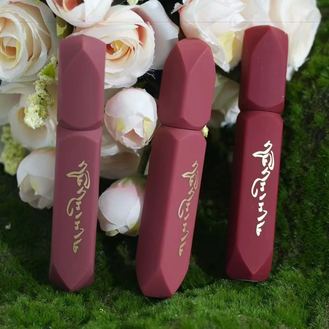 雪森羚持色不沾杯唇釉