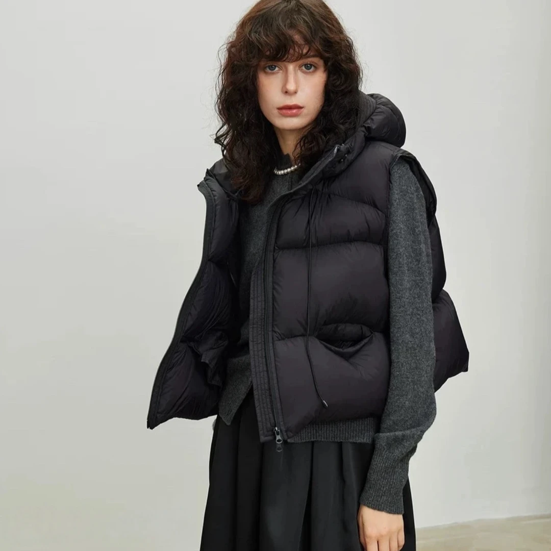 鹅绒高品质爆款黑色连帽羽绒马甲短款时尚百搭宽松女士保暖冬季