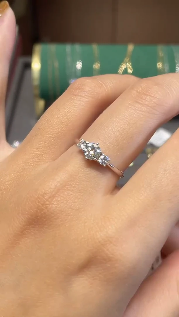 【闪购商品】钻石戒指18K金镶嵌X五十分钻戒