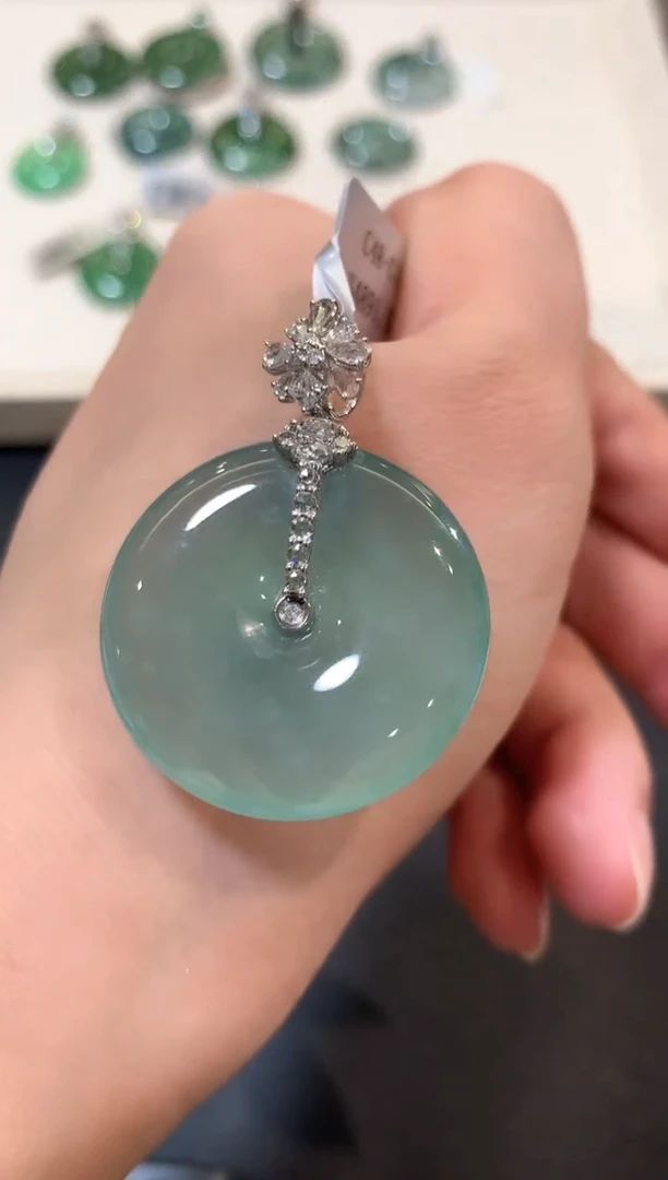 翡翠18K金镶嵌吊坠(不含链)b160 不退换