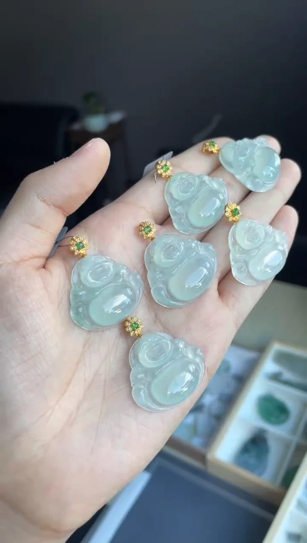 吊坠(不含链)18K金镶嵌翡翠月***s天然缅甸A货翡翠多样性发其一