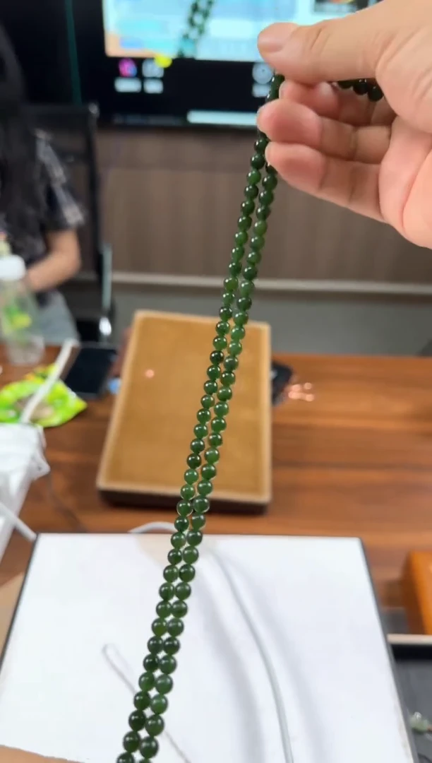 和田玉未镶嵌项链菠菜绿项链