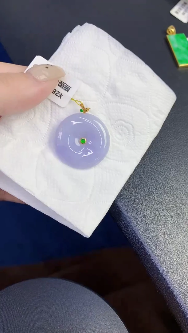 颈饰18K金镶嵌翡翠缅甸天然翡翠A货