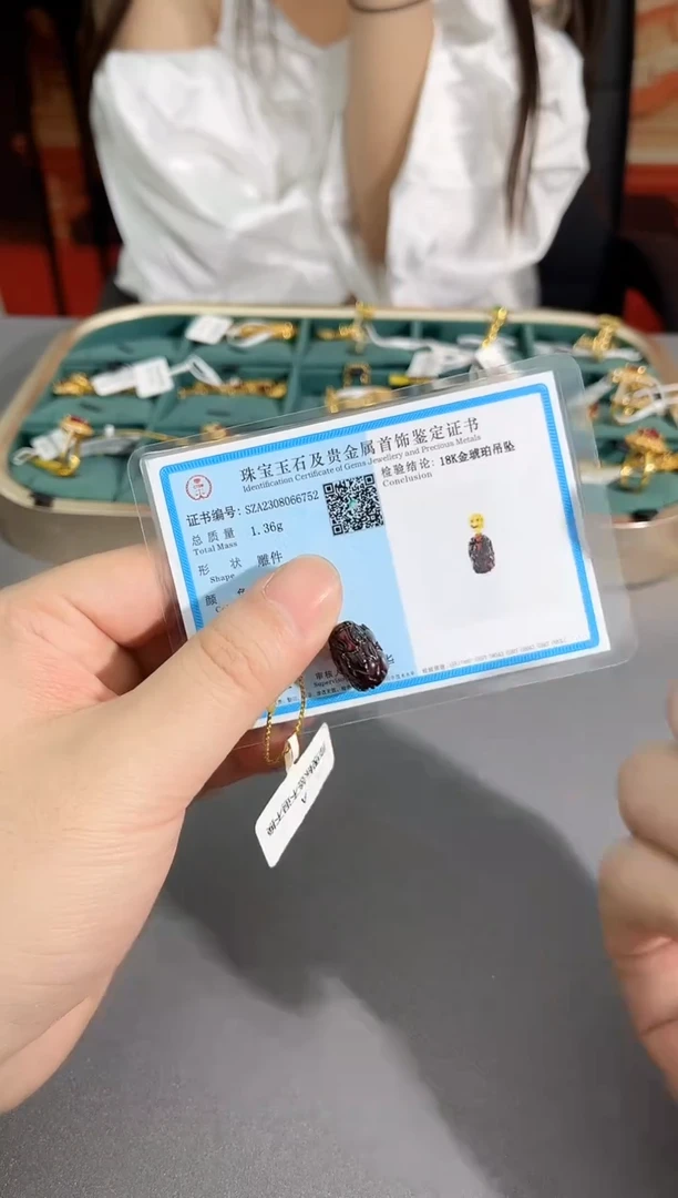 18K金镶嵌颈饰血珀FL-309