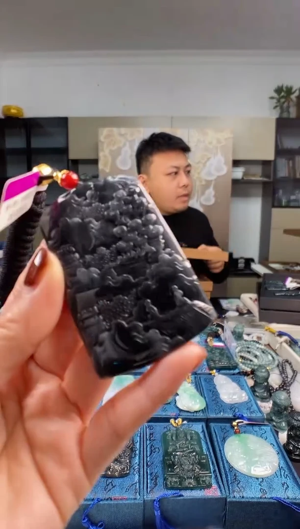 颈饰未镶嵌翡翠多样性发其一
