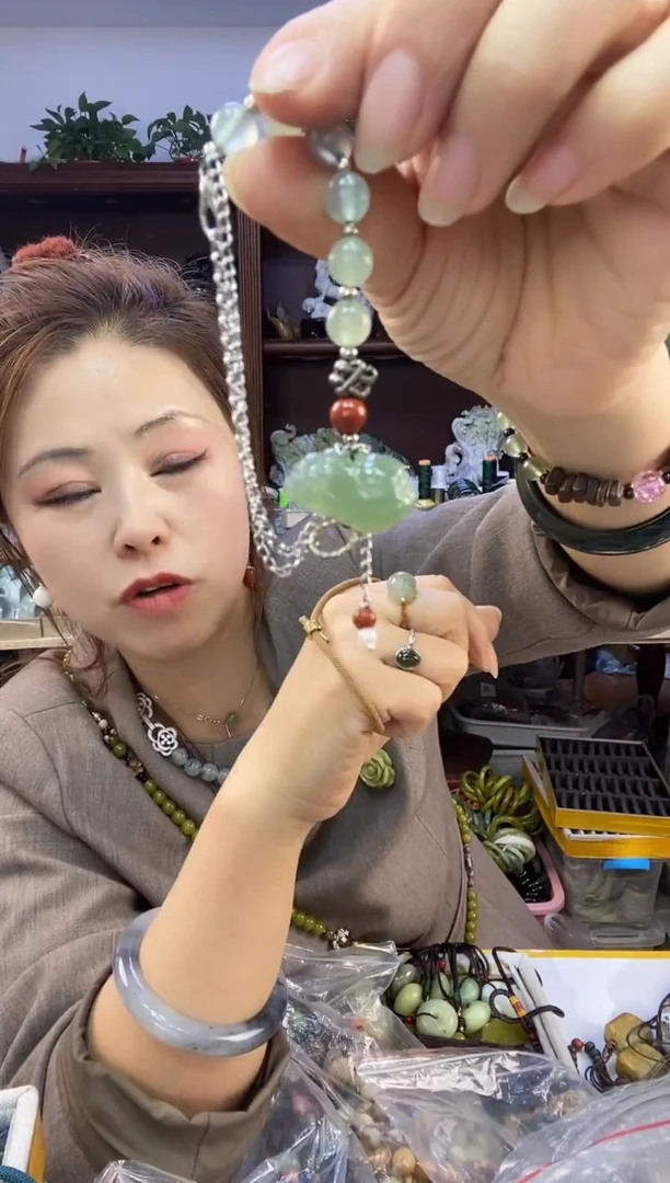 未镶嵌蛇纹石玉貔秋手链多样性随机发一