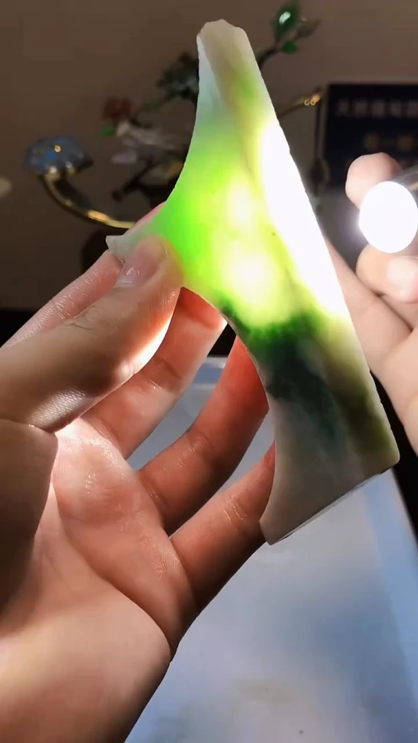 翡翠未镶嵌颈饰天然翡翠A货