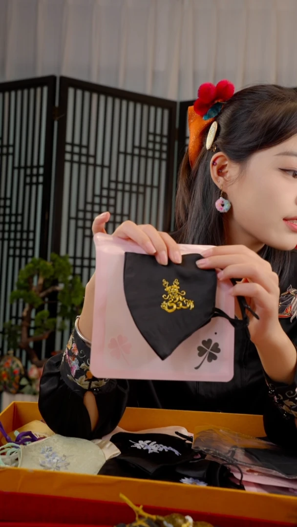 刺绣?****妹非遗绒花苏绣饰品