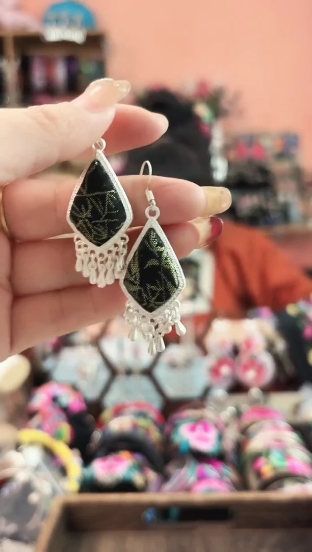 艺枝独绣手工饰品341