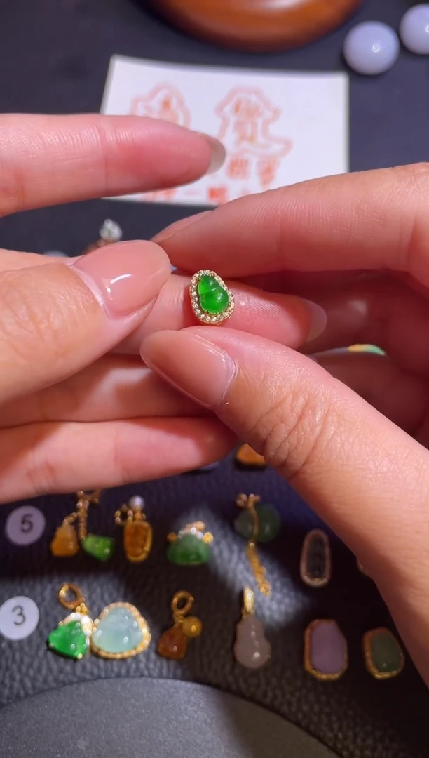 颈饰银S925镶嵌翡翠a货翡翠