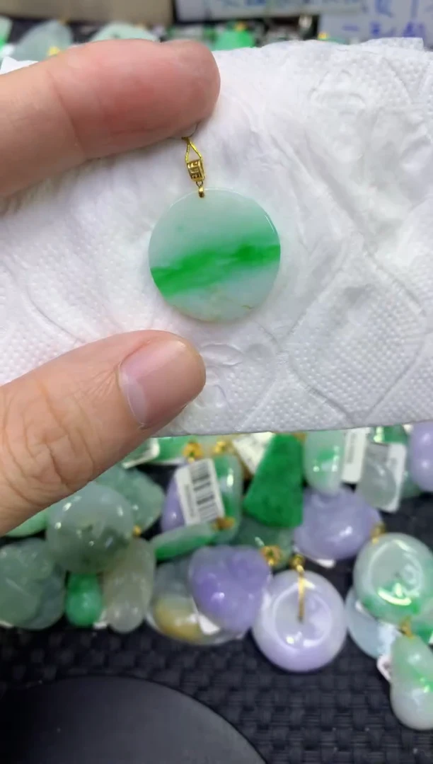 颈饰18K金镶嵌翡翠天然缅甸A货翡翠