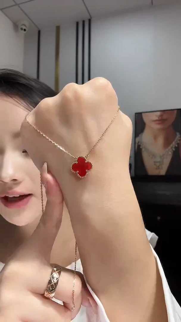 18K金镶嵌项链玛瑙/玉髓红色单花项链GHJ