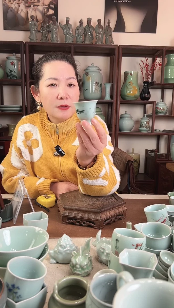 釉中彩 鱼画 高脚杯