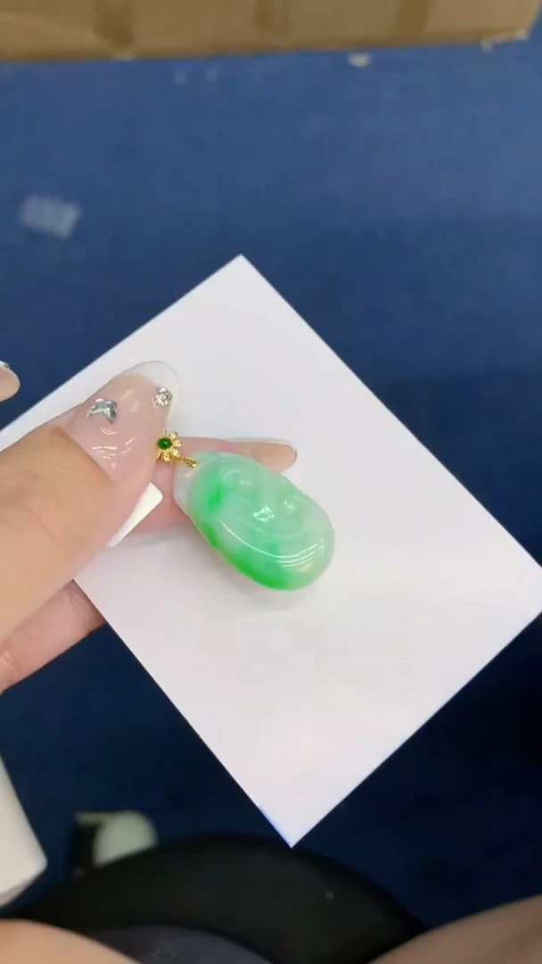 翡翠未镶嵌吊坠(不含链)1