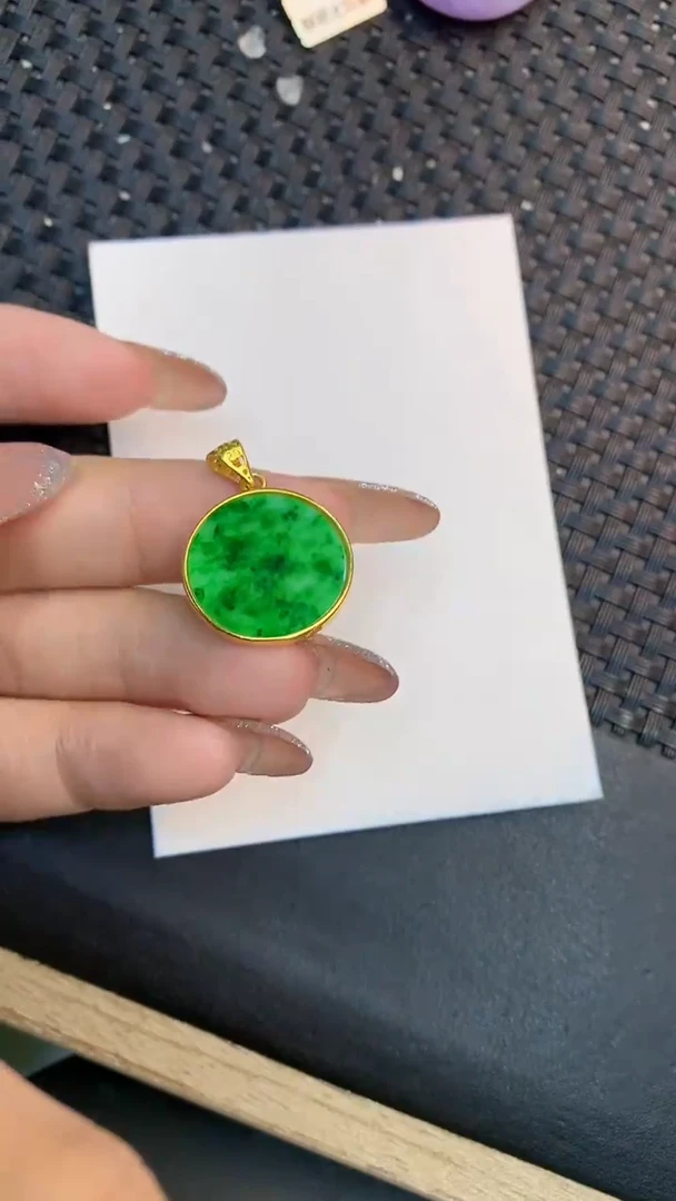 颈饰未镶嵌翡翠1