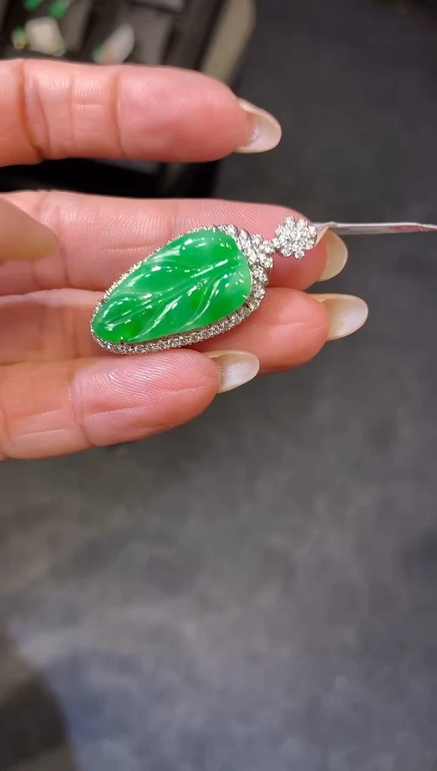 吊坠(不含链)18K金镶嵌翡翠叶子