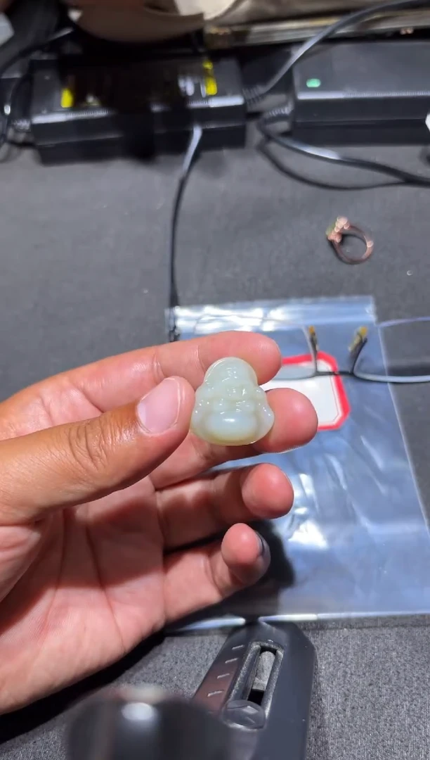 未镶嵌和田玉（糖玉）挂件和田玉