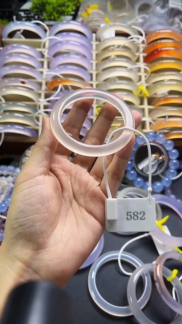 手镯玛瑙/玉髓未镶嵌50-51圈口