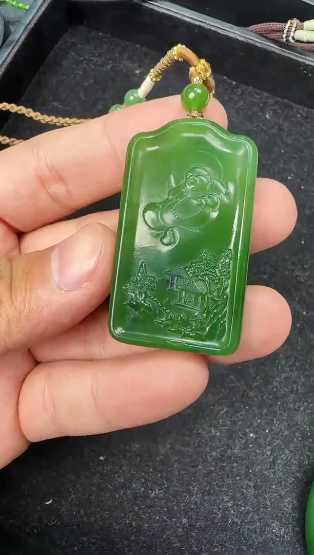 颈饰未镶嵌和田玉佛牌