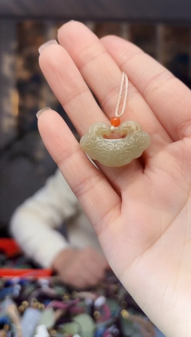 【闪购商品】和田玉挂件未镶嵌拍一发一