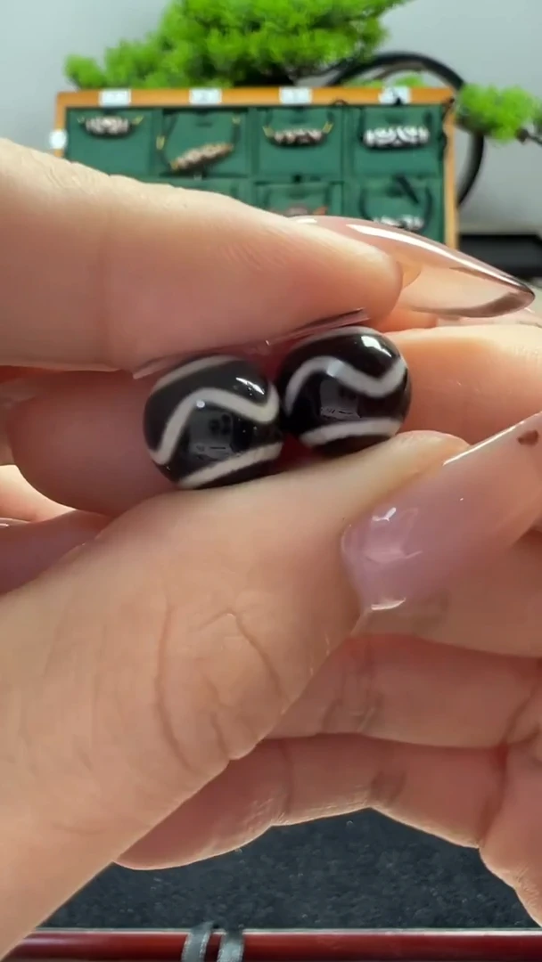 玛瑙/玉髓（覆膜）颈饰未镶嵌38.（微瑕）