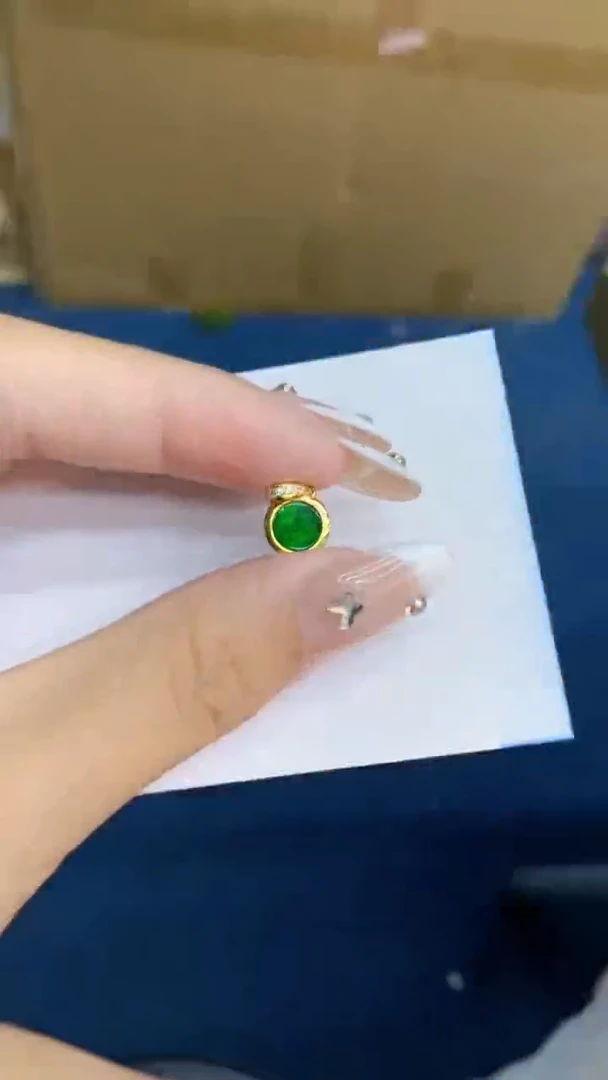 翡翠未镶嵌吊坠(不含链)1