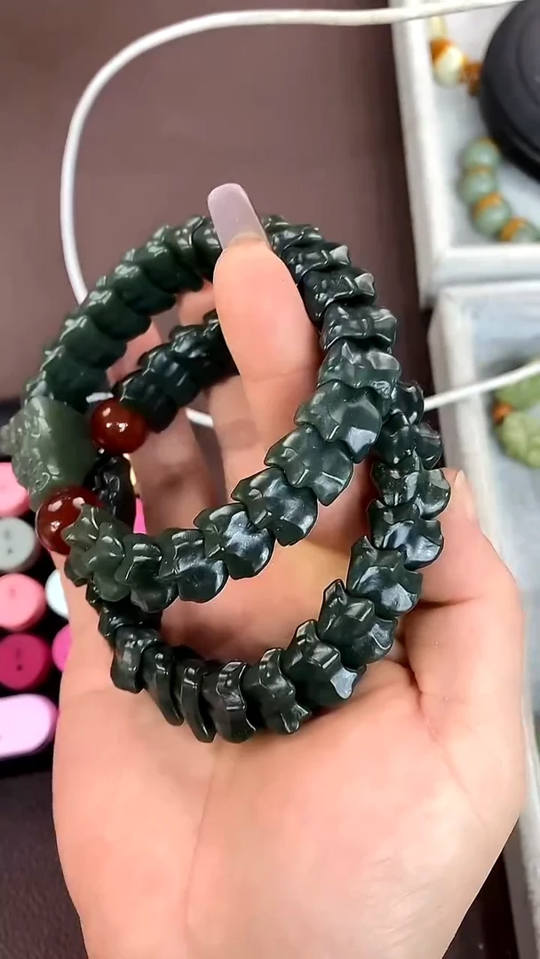 未镶嵌手链透闪石质玉多样式发货随机发一